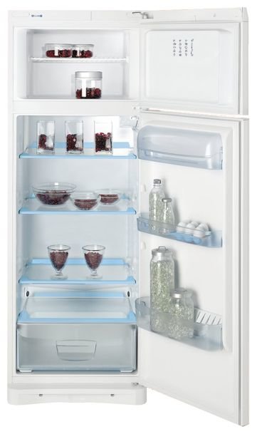 Холодильник Indesit TAN 25 - покрывается льдом