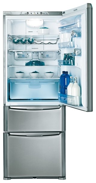 Холодильник Indesit 3D A NX FTZ - покрывается льдом