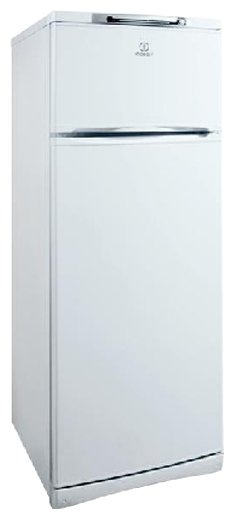 Холодильник Indesit NTS 16 A - покрывается льдом